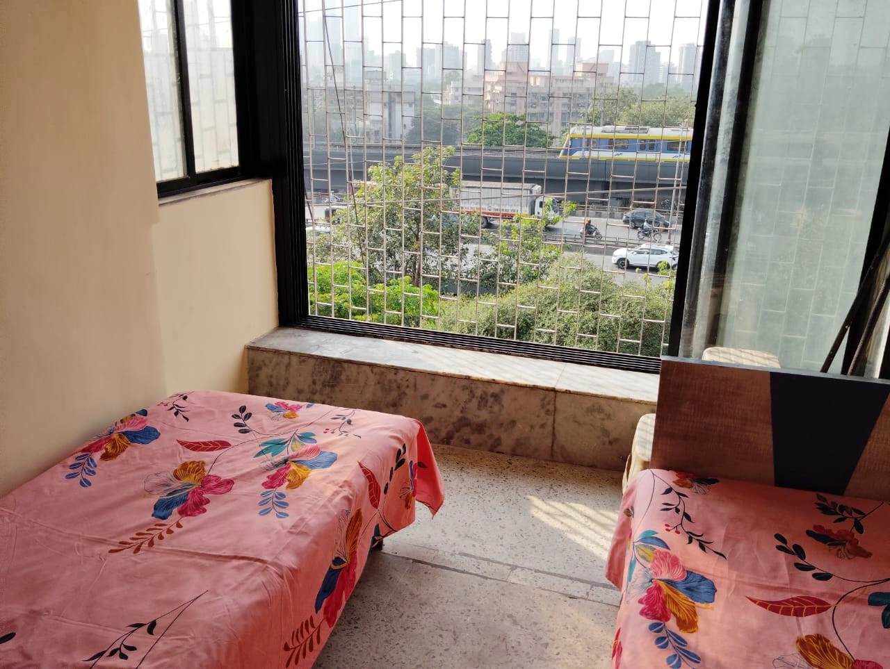 2 BHK Flat for Rent in Raheja Heights, Malad East